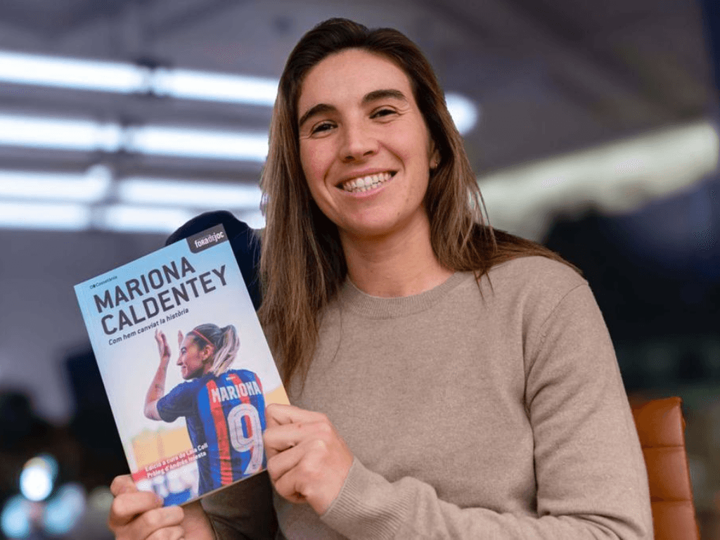 Mariona Caldenteny amb el seu nou llibre