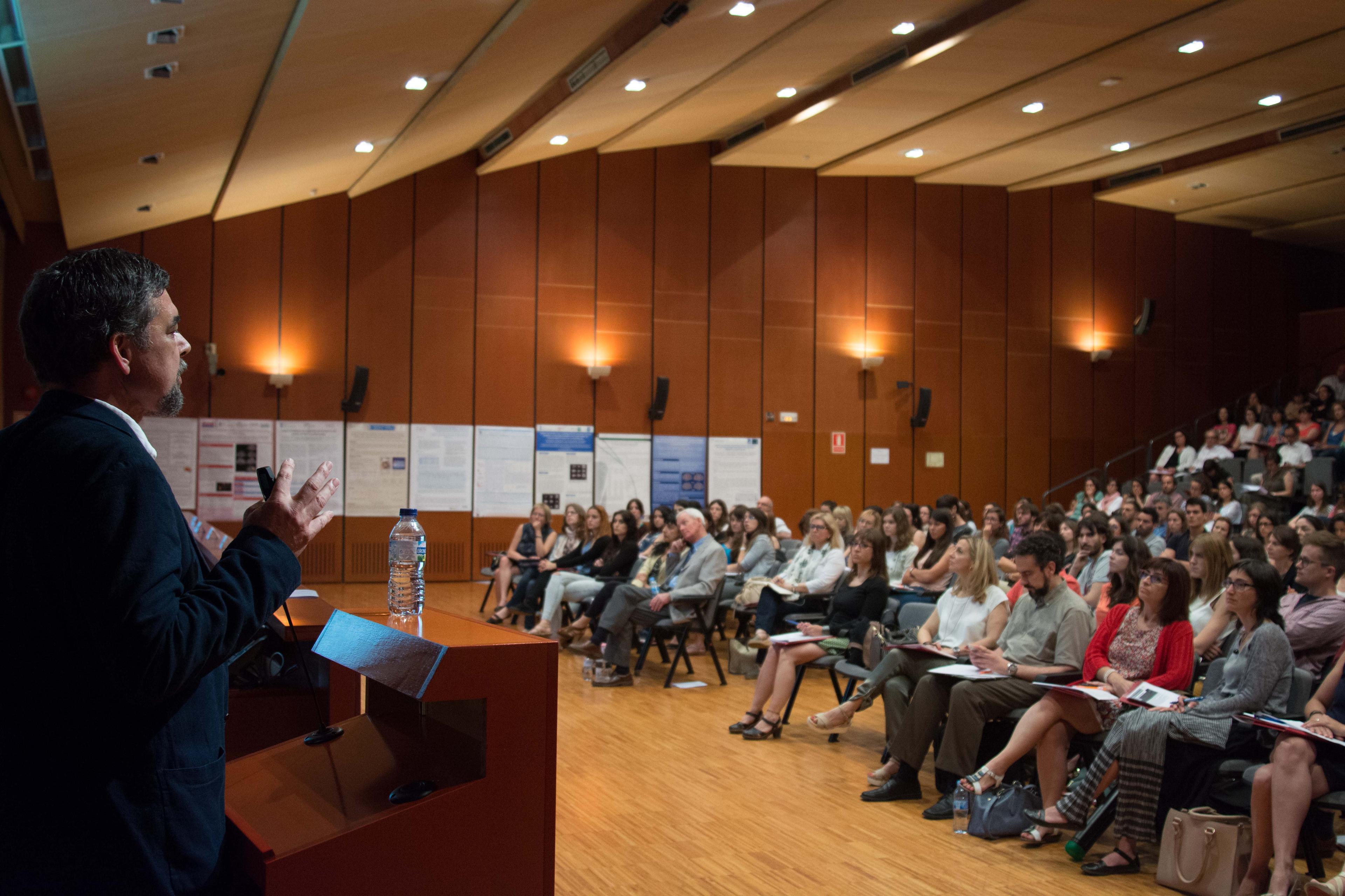Más de 300 profesionales del ámbito de la neuropsicología se encuentran en la Facultad por la 66ª Reunión de Primavera de la Sociedad Catalana de Neuropsicología.