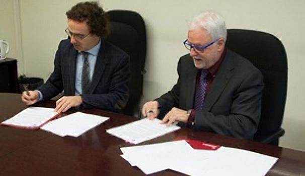 La Facultad firma un convenio de colaboración con el Colegio Oficial de Psicología de Cataluña