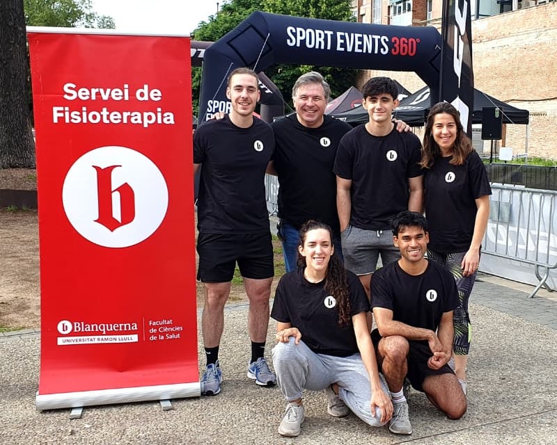 Cinc alumnes de quart curs del grau en Fisioteràpia de Blanquerna-URL atenen els participants de la prova ciclista Scott Cup Pirineus, en el marc de les estades clíniques del calendari de curses de l'organitzador Sportsevents360º.