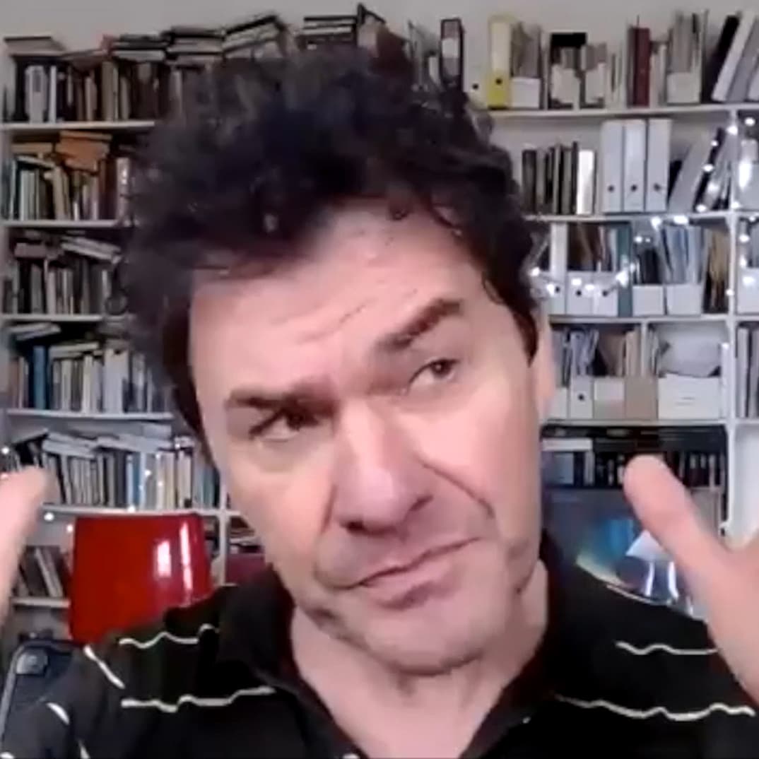 Mark Cousins comparteix els reptes creatius del cinema amb els alumnes de Blanquerna