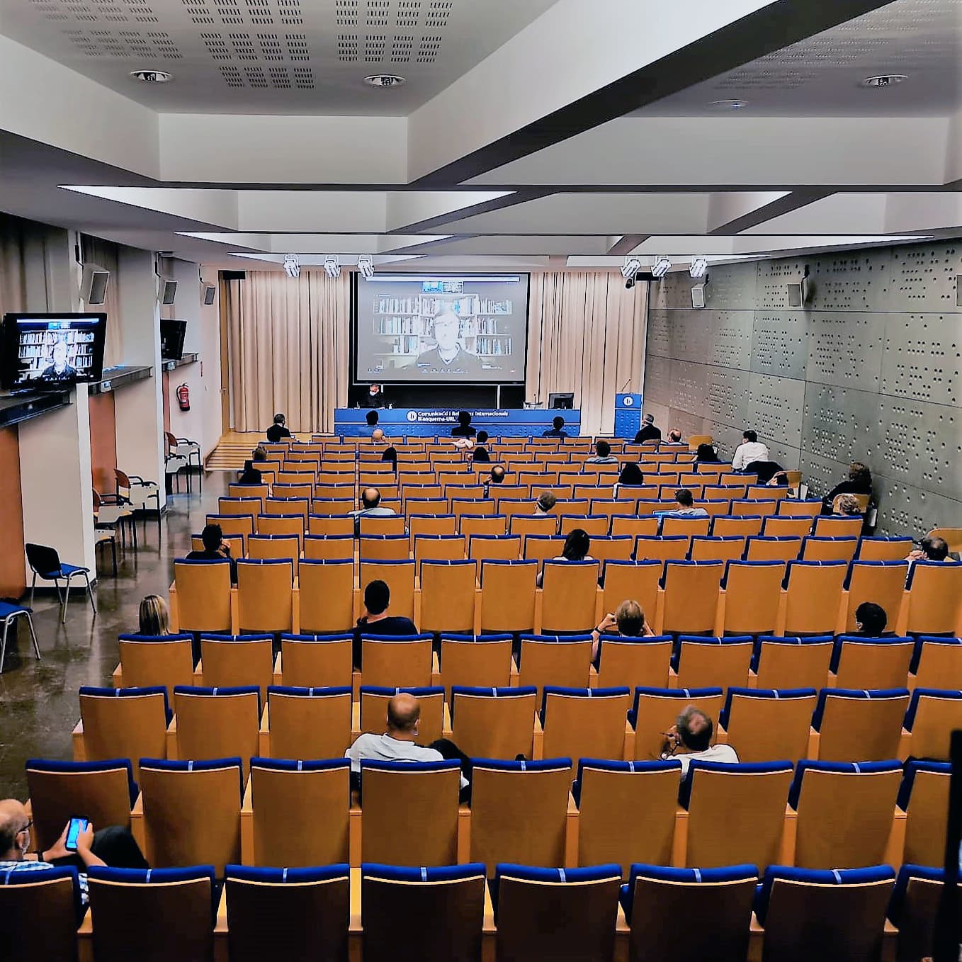 Technology and proximity, the keys to confined teaching